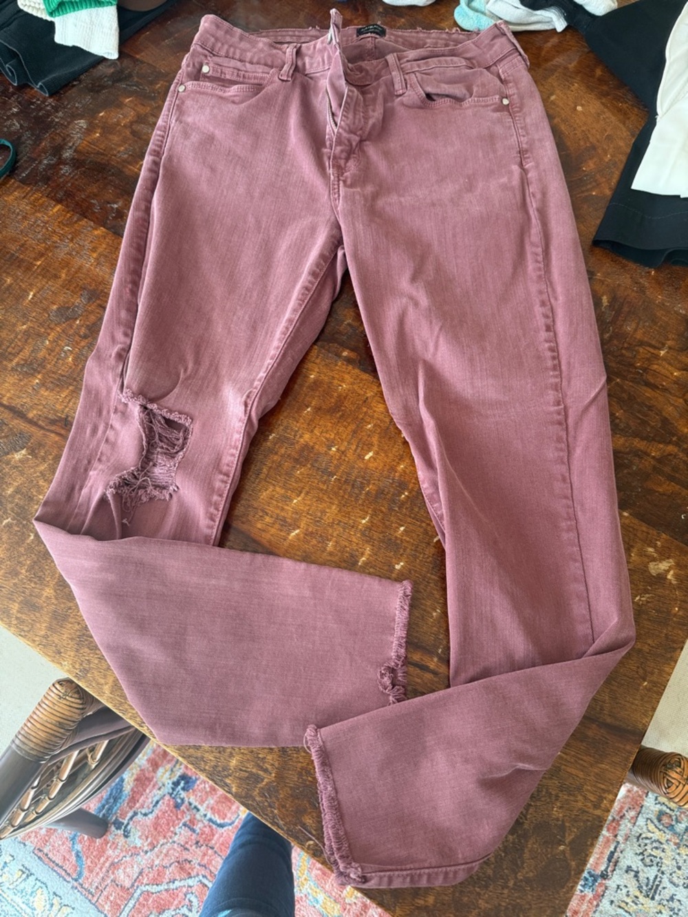Just Black Women's Skinny Jeans in Mauve Rose with Knee Distress
